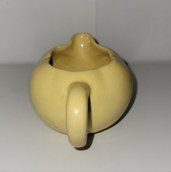 Vintage Light Yellow Creamer with Handle - Picture 5 of 5
